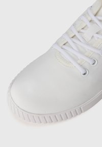 Thumbnail Image 6