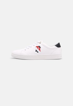 Sneakers - white