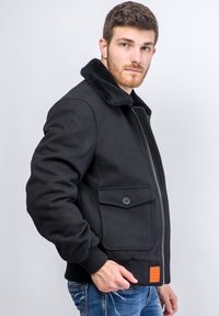 Bombers DOUGLAS - Bomberjacke - black