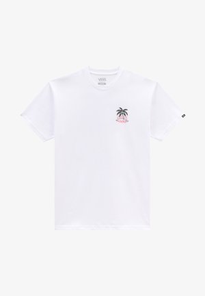 T-shirt Vans blanc à manches courtes avec petit motif de palmier et coucher de soleil rose sur la poitrine gauche.