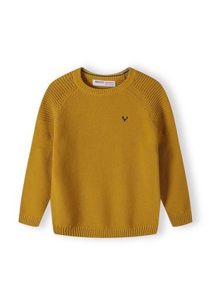 Jersey de punto color mostaza con cuello redondo, puños y bajo acanalados, y un pequeño logo bordado oscuro en el pecho.