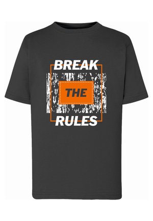 - T-shirt z nadrukiem