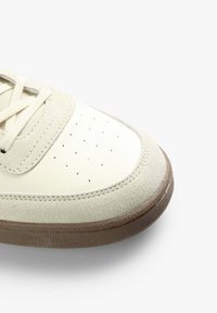 Scalpers FORD - Sneakers laag - off white