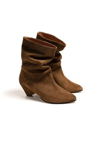 Anonymous Copenhagen VULLY TRIANGLE - Classic ankle boots - cinnamon