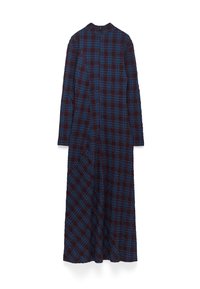 Langarmkleid in dunklem burgunderfarbenem Karomuster mit blauen Akzenten, mit geradem Schnitt, hohem Kragen und subtiler Textur.