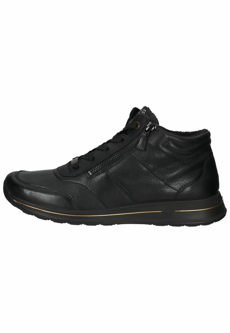 Sneakers in pelle nera con un design a metà caviglia, dotati di una cerniera laterale, pannelli texturizzati e una suola accentuata in oro.