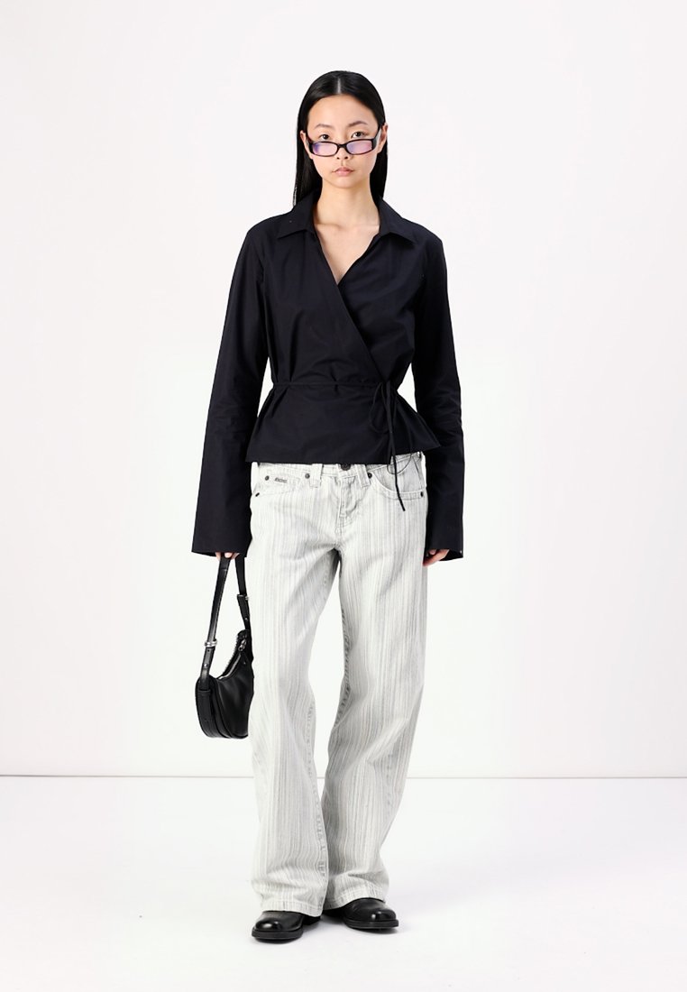 売れ筋商品|||ウィークデイ シャツ レディース トップス ICHIE WRAP SHIRT - Blouse - black dark 楽天市場】ウィークデイ レディース シャツ トップス ICHIE WRAP