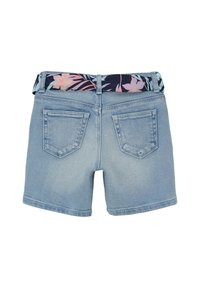 Jeansshorts mit einem hellblauen Waschung, ausgestattet mit einem floralen marineblauen Bund, Gesäßtaschen und einem geraden Schnitt.
