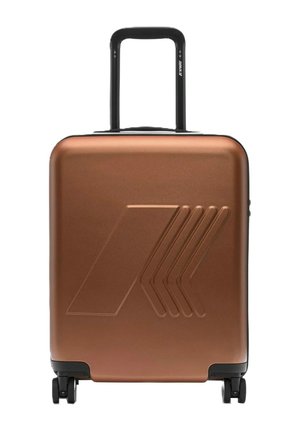 Valigia a mano rigida in bronzo con manico telescopico nero e quattro ruote girevoli, con motivo a freccia in rilievo sulla parte anteriore.