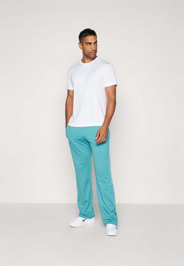 ADE - Basic T-shirt4