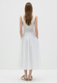 B.ANGEL SLEEVELESS SUMMER - Vestido informal - white