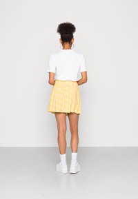 Even&Odd Saia evasé - yellow