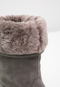KMB Botas para la nieve - light grey