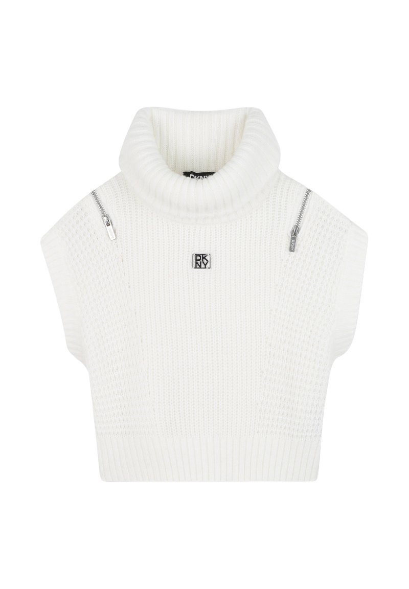 Weißer gestrickter ärmelloser Rollkragenpullover mit strukturiertem Muster, Logo-Patch auf der Vorderseite und silbernen Reißverschlussdetails an beiden Schultern.