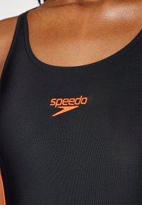Speedo Badedrakt - black/siren red/picton