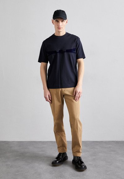 Emporio Armani Camiseta estampada - blue navy