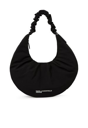 Mustast poolkuu-kujulist käekotti, millel on kortsus käepide ja esiküljel keskel valge "KARL LAGERFELD JEANS" logo.