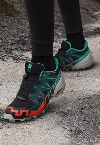 SPEEDCROSS 6 GTX - Běžecké boty do terénu - black/electric green/cherry tomato
