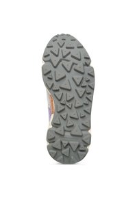 Trail running skor sula med en grå gummibas, som har ett kantigt greppmönster och en texturerad yta. Logotypen är ingraverad på sulan.