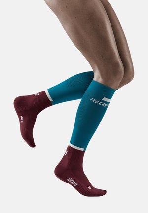 CEP THE RUN COMPRESSION SOCKS KNEE-HIGH WOMEN - MADE IN GERMANY - Calzettoni - petrol dark red