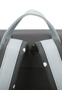 VUCH JOANNA DOTTY - Malý batoh  - grey