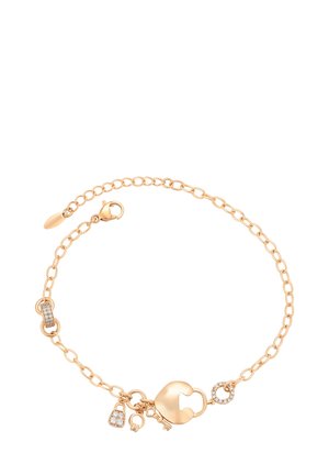 Bracciale dorato con design a catena, caratterizzato da una chiusura a lucchetto a forma di cuore, piccoli ciondoli e una sezione con dettagli di pietre trasparenti.