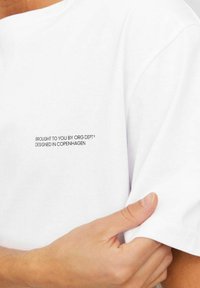 Jprblachad Branding Ss Crew Neck Tee Sn - Beige
