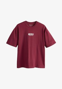 Selectat, burgundy red text