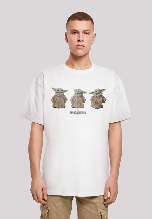 STAR WARS THE MANDALORIAN THE CHILD POSES - T-Shirt print