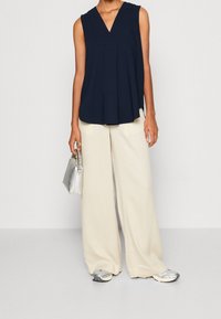 Esprit Pusero - dark blue