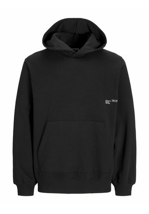 Mustat hupparit, jotka on valmistettu puuvillasekoitteesta; siinä on etupuolella kengurun tasku, nopottavat hihat ja valkoinen tekstikoristus rinnassa.