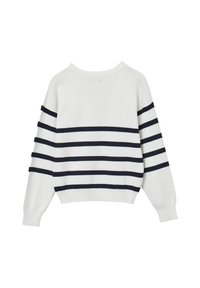Weißer Strickpullover mit navyblauen horizontalen Streifen, mit abgedroppten Schultern und gerippten Bündchen. Lockerer Schnitt mit Rundhalsausschnitt.