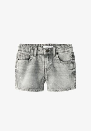 Szare krótkie spodenki dżinsowe z przednim guzikiem, szlufkami na pasek, dwoma przednimi kieszeniami oraz subtelnym białym wzorem w kropeczki.