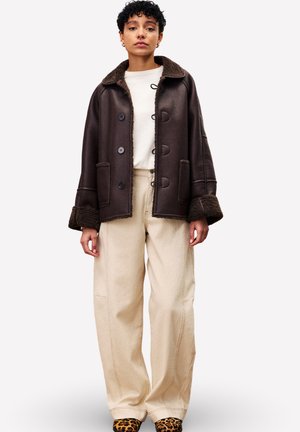 HONEYBUSH - Veste en similicuir - chocolat