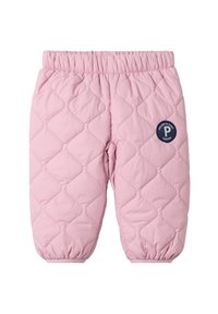 Gesteppt rosa Babyhosen mit elastischem Bund, versehen mit einem runden blauen Patch mit einem weißen "P"-Logo. Weiche, gepolsterte Textur.