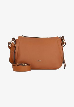 Sac bandoulière en cuir marron avec une sangle ajustable, des ferrures dorées et une fermeture éclair, avec un logo de marque discret à l'avant.