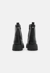Steve Madden DAYTON - Gležnjače s platformom - black