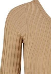 Beige, bordázott kötött felső hosszú ujjal és V-nyakkivágással. Texturált, függőleges csíkokkal és testhez simuló szabással rendelkezik.