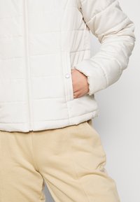 Vero Moda Petite Allvädersjacka - off-white