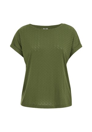 Haut vert olive à manches courtes avec un motif chevron texturé et une coupe décontractée. Comprend un col rond et des manches légèrement retroussées.