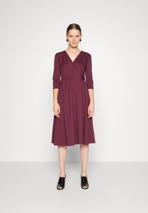 DORIA - Jersey dress - prugna