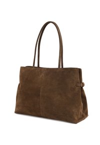 Sac cabas en daim marron avec deux poignées longues, présentant un design simple et structuré ainsi qu'un détail à boucle sur le côté.