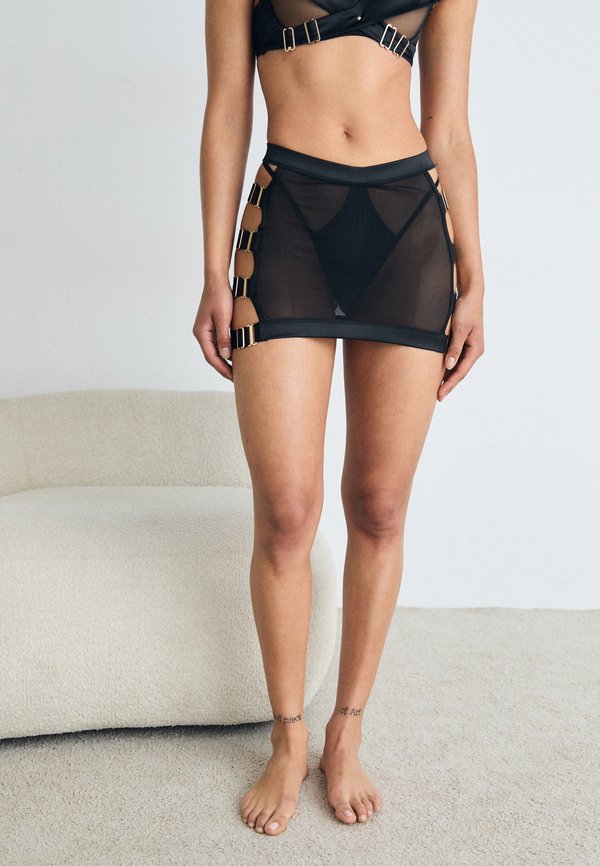 COLETTE BOX - Briefs4