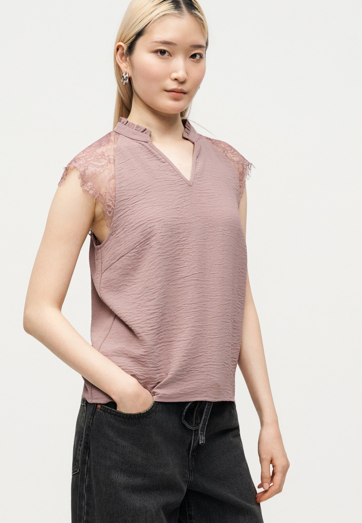 ONLPLOY METTE V NECK