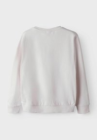Felpa rosa chiaro, realizzata in morbido tessuto, con collo rotondo, polsini e orlo a coste, dalla texture liscia e senza design visibili.