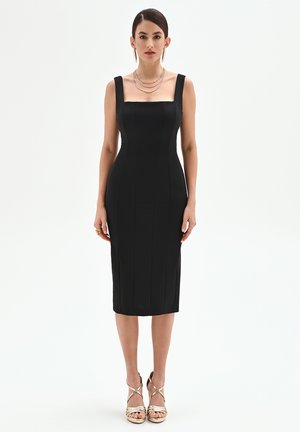 CON SCOLLO QUADRATO - Robe fourreau - black