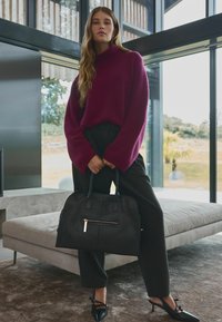 Next RELAXED FIT ciemnoczerwony