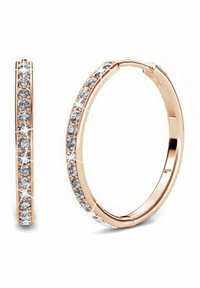 Orecchini a cerchio in oro rosa con una sottile banda decorata da strass trasparenti e scintillanti lungo un lato, caratterizzati da una superficie liscia e una finitura lucida.