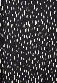Vero Moda Curve VMGELINA PUFF DRESS - Vestido de malha - black smila