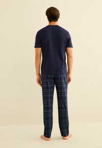 Next - COTTON PYJAMAS SET - Pidžamas komplekts - navy blue check Miniatūras attēls 1